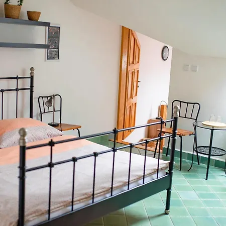 Guest house Penzion Vinarstvi Tomanovi *